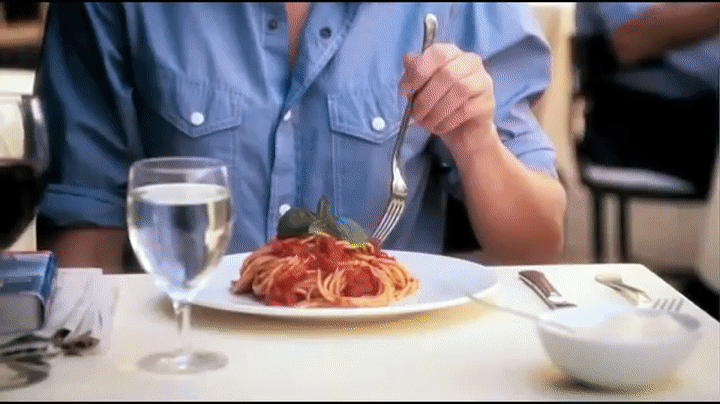 Animação mostra a personagem da atriz Julia Roberts comendo macarrão, no filme "Comer, Rezar, Amar"