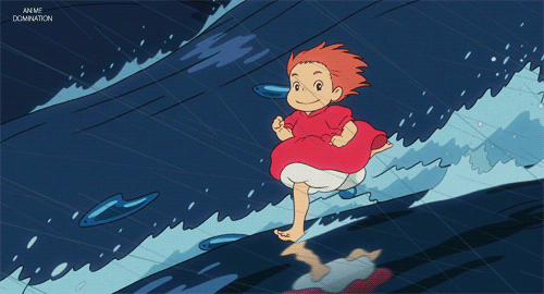Animação mostra a protagonista do filme japonês Ponyo andando sobre o mar