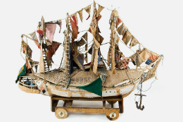 Imagem: O título da exposição se dá pelo uso frequente que Bispo fez em suas criações de navios, fruto de sua experiência como marinheiro na juventude (Foto: Divulgação)