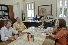 Reunião do Reitor Jesualdo Farias com com o prof. Timothy Finan