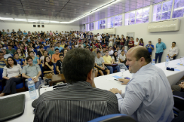 Imagem: Prefeito de Fortaleza, Roberto Cláudio, participou de recepção aos calouros do Centro de Tecnologia da UFC