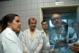 Imagem: No Hospital Universitário Walter Cantídio, estudantes são acompanhados pelos professores da Faculdade de Medicina em residências médicas