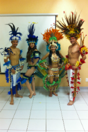 Imagem: Dançarinos de Parintins e Manaus em oficina realizada no Iefes (Foto: Divulgação)