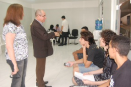 Imagem: Reitor Jesualdo Farias visitou as instalações do Centro Educacional Primeiro de Janeiro (Foto: Divulgação)