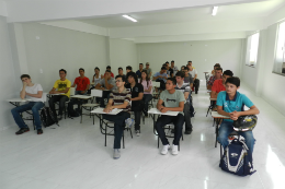 Imagem: Alunos da primeira turma do Curso de Ciência da Computação em Crateús (Foto: Juniel Vieira, da Assessoria de Comunicação da Prefeitura de Crateús)