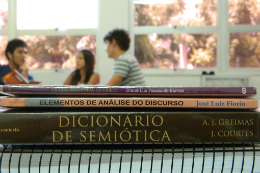 Imagem: Tem início o Grupo de Estudos Introdutórios em Semiótica Discursiva (foto: Leonardo Câmara)
