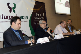 Imagem: Dr. Anderson Capra, Dr. Luiz Roberto, Prof. Josué Mendes Filho e Dr. Alejandro Osornio (Foto: Jr. Panela)