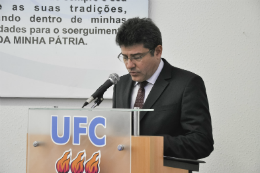 Imagem: O Prof. Barros Neto, Diretor do CT, discursa (Foto: Guilherme Braga)