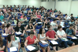 Imagem: Aula do curso pré-vestibular do Centro de Ciências (Foto: Divulgação)