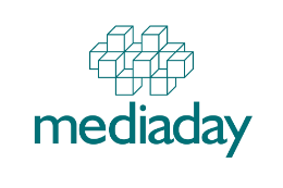 Imagem: Logomarca do evento com as palavras "media day" escritas juntas em letra minúscula e desenho de cubos acima da palavra