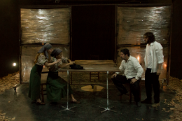 Imagem: Além da atuação como atores e atrizes, os estudantes experimentaram as diversas etapas de criação de um espetáculo teatral (Foto: Grá Dias)