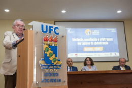 Imagem: O reitor da UFC, Prof. Henry Campos, encerrou a solenidade de abertura do evento (Foto: Jr. Panela/UFC)