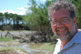 Imagem: Prof. Luiz Drude de Lacerda é docente do LABOMAR e diretor científico da FUNCAP (Foto: Academia Brasileira de Ciências)