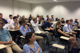 Imagem: Houve sessão de seminários em que foram descritas as principais linhas de pesquisa dos grupos brasileiro e holandês (Foto: Divulgação/CT)