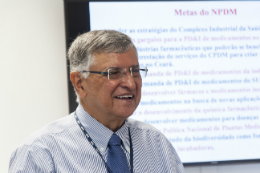 Imagem: Prof. Odorico Moraes é coordenador do NPDM e pesquisador de prestígio internacional (Foto: Viktor Braga/UFC)
