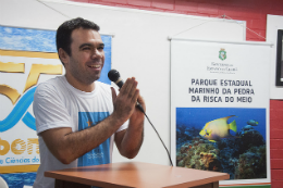 Imagem: Caberá ao Prof. Marcelo de Oliveira Soares, coordenador do Programa de Pós-Graduação em Ciências Marinhas Tropicais do LABOMAR, conduzir a elaboração do plano de manejo do parque (Foto: Ribamar Neto/UFC)