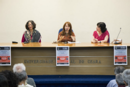 Imagem: Mesa com escritoras Ana Miranda e Angela Gutiérrez