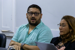 Foto da reunião dos diretores com o reitor Cândido Albuquerque