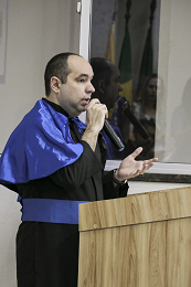 Imagem: Prof. Alan Michel Barros Alexandre, orador docente da formatura (Foto: Ribamar Neto/UFC)