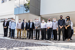 Imagem: Comitiva incluiu os presidentes da FIEC e da FECOMÉRCIO, empresários e representantes de sindicatos patronais