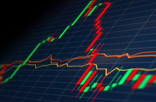 Imagem de telão de bolsa de valores, com setas representando variações nos preços das ações