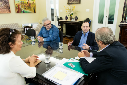 Reunião entre a gestão da UFC e representantes do Instituto Myra Eliane