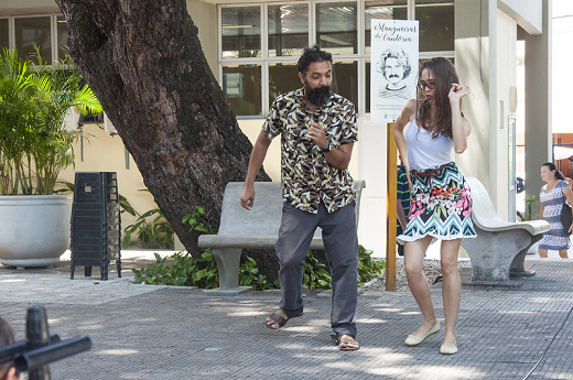 Imagem: Casal dançando em apresentação na PROGEP 