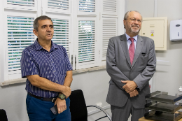 O pró-reitor de Gestão de Pessoas, Prof. Marcus Vinicius Machado, ao lado do reitor, Prof. Cândido Albuquerque (Foto: Viktor Braga/UFC)