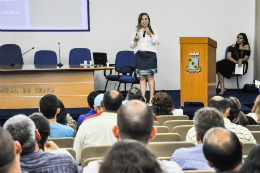 Imagem: A Profª Cléa Florenço falou sobre a ação das drogas no cérebro humano