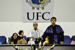 Imagem: O Reitor Jesualdo Farias e o Pró-Reitor de Graduação, Custódio Almeida, conduziram a solenidade (Foto: Ribamar Neto)