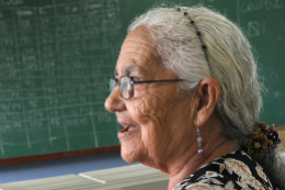 Imagem: O curso foca nas especificidades da saúde do idoso (Foto: Antonio Cruz/ABr)