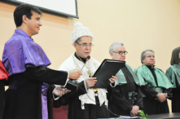 Imagem: Reitor Jesualdo Farias discursa na solenidade (Foto: Guilherme Braga)