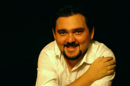 Imagem: O tenor André Vidal é uma das atrações do recital (Foto: Divulgação)