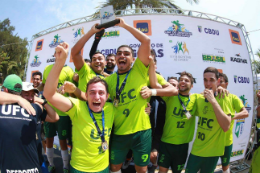 Imagem: Time da UFC conquistou o título de Futebol 7 (society) masculino da Liga do Desporto Universitário 2015 (Foto: Luiz Pires/Fotojump)