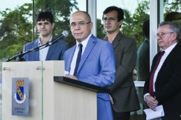 Imagem: Ex-Reitor Jesualdo Farias é um dos fundadores do Laboratório inaugurado (Foto: Ribamar Neto/UFC)