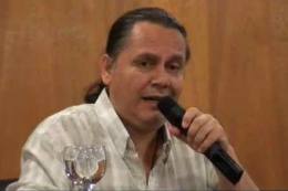 Imagem: Lucidor Flores, criador do movimento Nação Pachamama, participa da roda de conversa