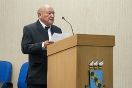 Imagem: Francisco Ferreira Neto, atual Pró-Reitor Adjunto de Administração, falou em nome dos servidores homenageados