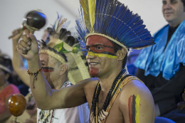 Imagem: Indígenas colaram grau em solenidade na Reitoria