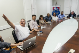 Imagem: O aplicativo Aedes em Foco foi apresentado em encontro coordenado pelo Reitor da UFC, Henry de Holanda Campos (Foto: Viktor Braga/UFC)