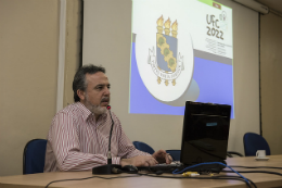 Imagem: Prof. Cláudio Marques, pró-reitor de Graduação, coordenou os trabalhos (Foto: Jr. Panela/UFC)