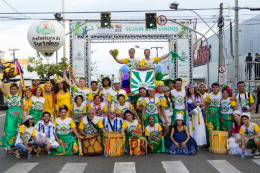 Imagem: Foto do grupo Acadêmicos da Casa Caiada