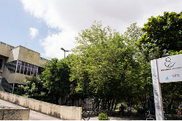 Imagem: fachada da Biblioteca Central do Campus do Pici