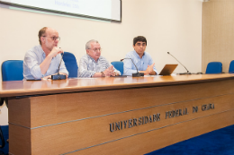 Imagem: A mesa para apresentação do edital foi composta pelo pró-reitor de Relações Internacionais, Prof. José Soares de Andrade Júnior; pelo reitor Prof. Henry Campos; e pelo pró-reitor de Pesquisa e Pós-Graduação, Prof. Antonio Gomes de Souza Filho (Foto: Jr. Panela)