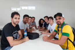 Imagem: Os interessados devem procurar as coordenações de curso nos dias 1º e 2 de março (Foto: Viktor Braga/UFC)