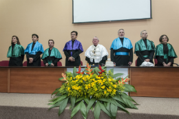 Imagem: foto da mesa das autoridades