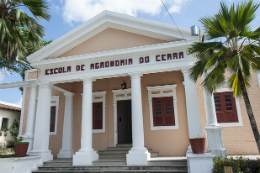 Imagem: Foto da fachada do prédio do Centro de Ciências Agrárias da UFC