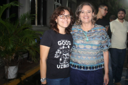 Imagem: A coordenadora do Curso, Rozane Marins, comemorou os 10 anos ao lado de estudantes, servidores e convidados (Foto: Regiane Oliveira)