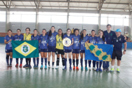 Imagem: A equipe feminina de futsal da UFC conquistou o tricampeonato nos Jogos de Universidades Federais (JUF) vencendo o time da Universidade Federal de Alagoas (Foto: Divulgação)