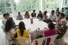 Imagem: Grupos se reuniram no Centro de Convivência do Campus do Pici para discutir o futuro do Estado (Foto: Viktor Braga/UFC)