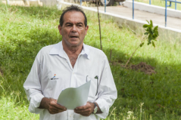 Imagem: O Prof. Antônio Barroso Lima dirige o Instituto de Educação Física e Esportes da UFC (Foto: Viktor Braga/UFC)